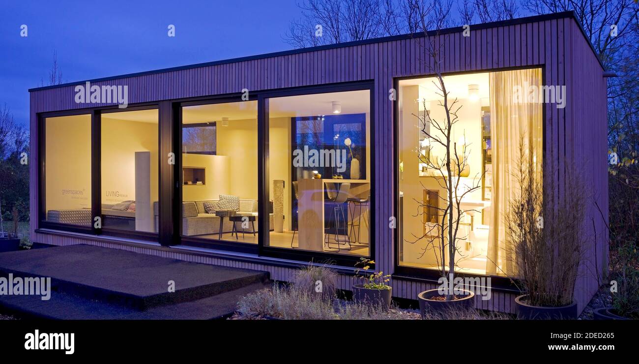 Casa piccola, soggiorno, letto, angolo cottura e bagno su 40 metri quadrati, casa espositiva, Germania, Renania Settentrionale-Vestfalia, Ruhr Area, Dortmund Foto Stock