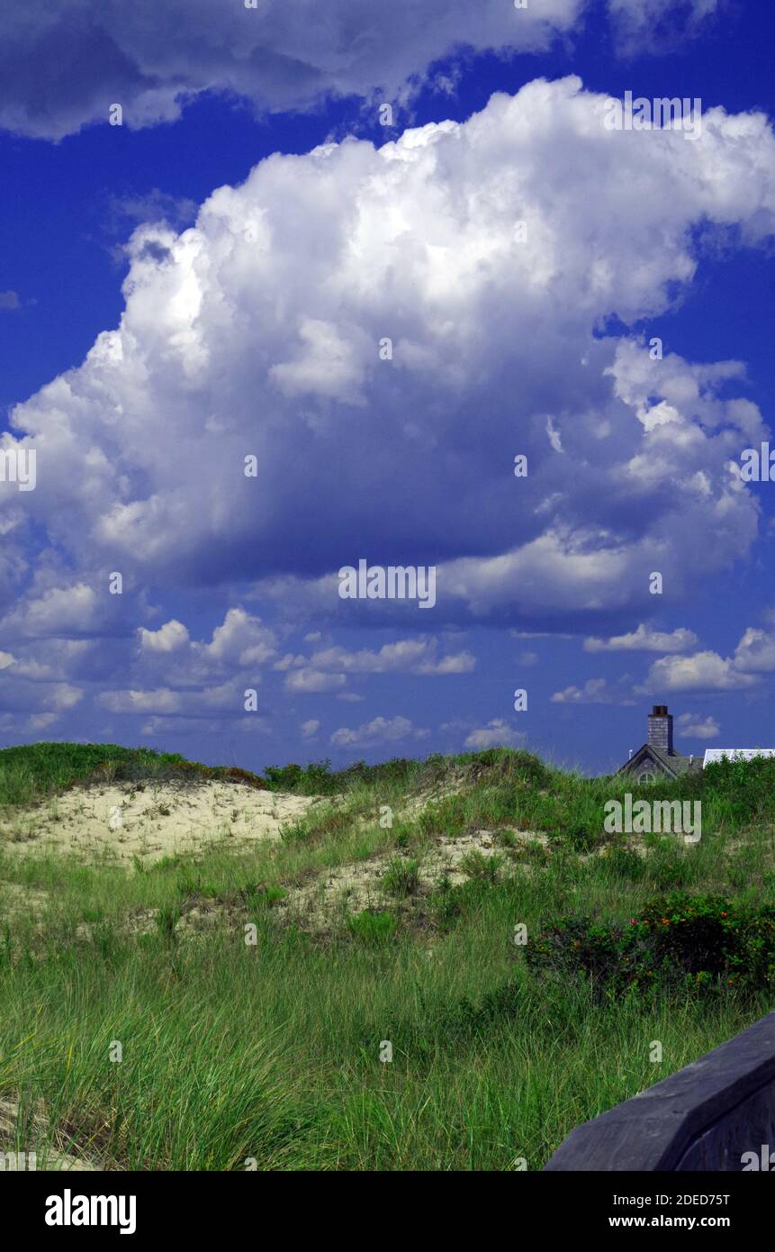 Nuvole su Sandune Foto Stock