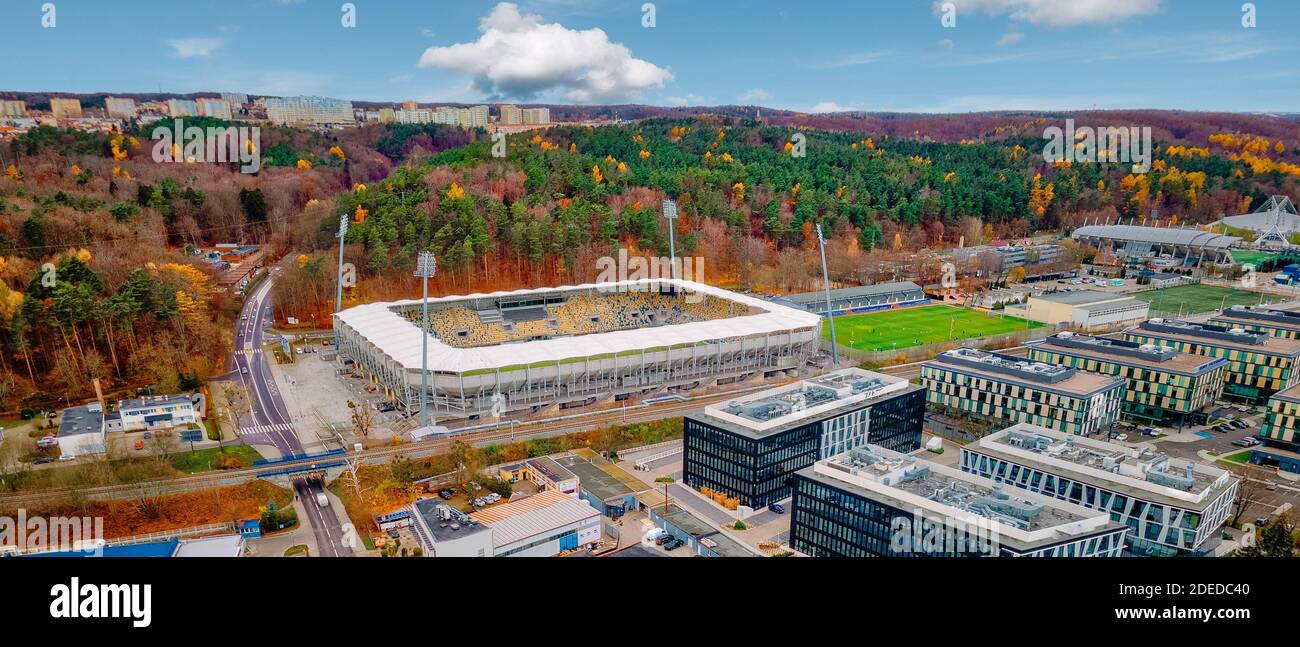 Panorama di Gdynia con vista sullo stadio di calcio Foto Stock