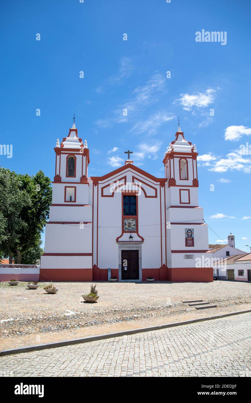 Chiesa di São Vicente nella città di Cuba, in Alentejo, Portogallo. Foto Stock