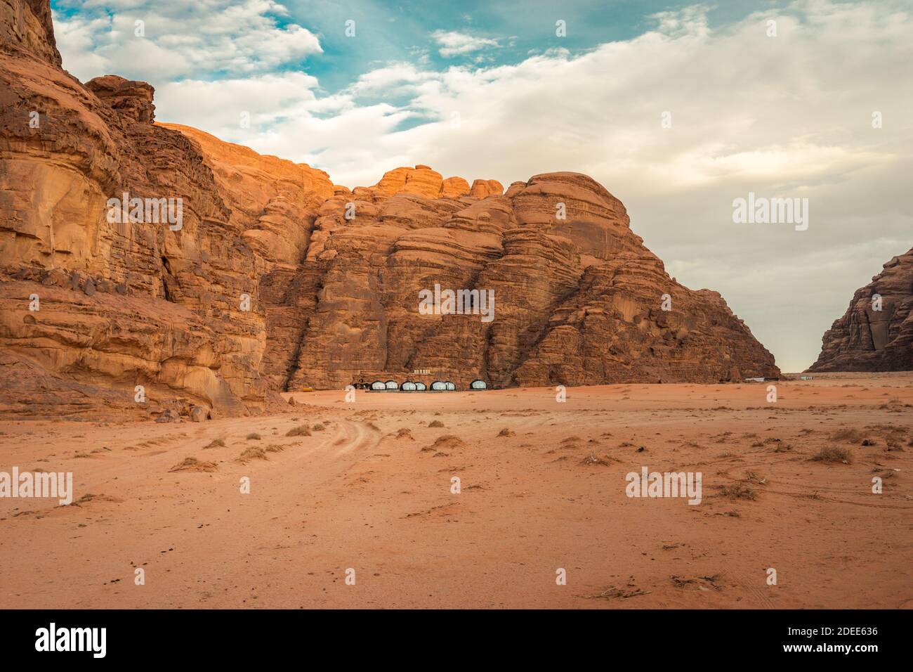 Bellissimo campo di bolla nel deserto di Wadi Rum, Giordania Foto Stock