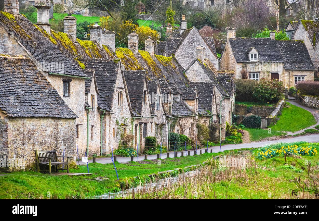 Cottage in pietra di cotswold tradizionali, Arlington Row, Bibury, Gloucestershire, Inghilterra Foto Stock