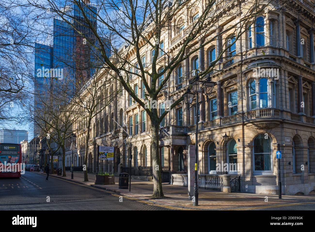 Colmore Row nel quartiere degli affari di Birmingham, Birmingham, Regno Unito Foto Stock