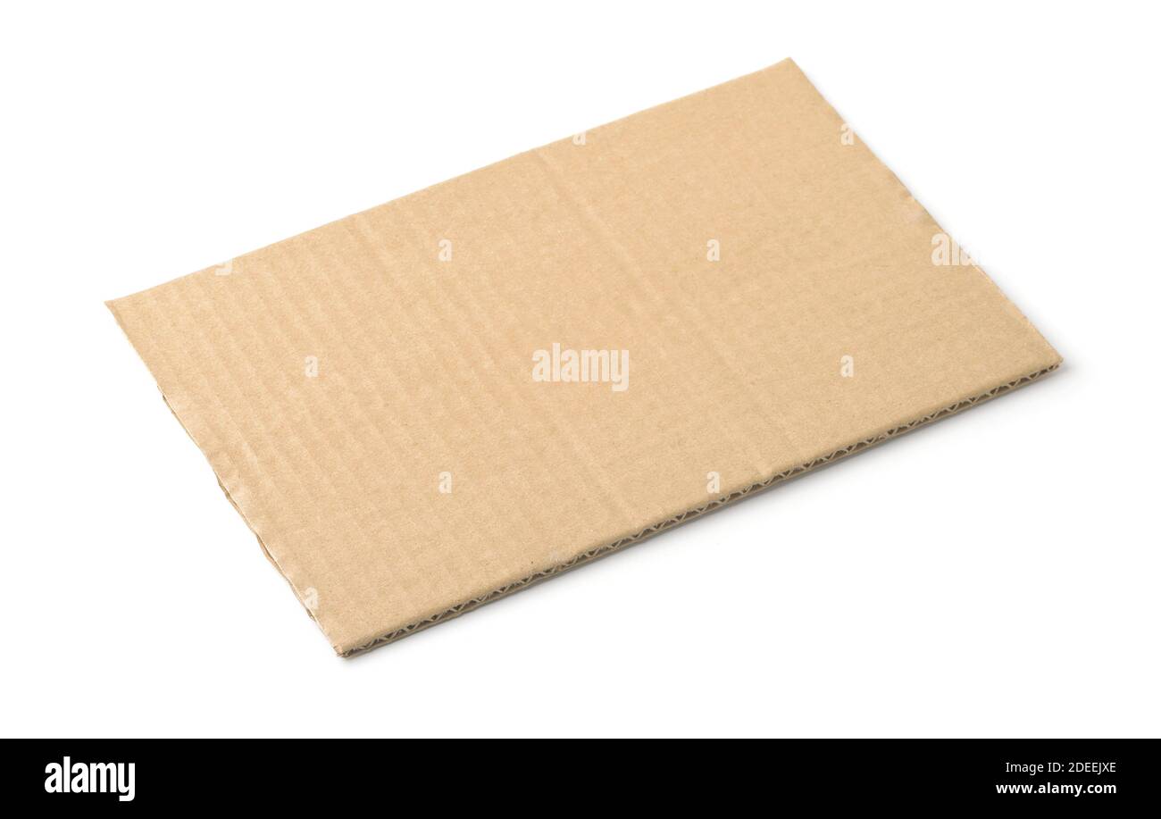 Pezzo di foglio di cartone rettangolare marrone isolato su bianco Foto Stock