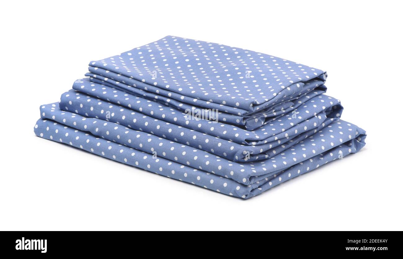 Set di lenzuola in cotone blu isolato su bianco Foto Stock