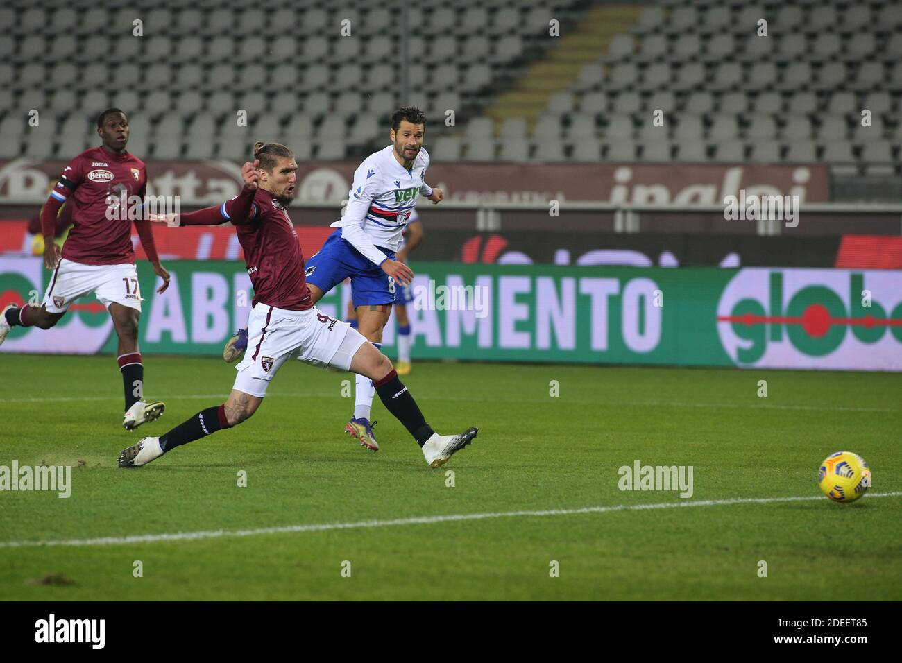 Olimpico Grande Torino Stadium, Torino, Italia, 30 Nov 2020, 87 Antonio Candriva (FC Sampdoria) segna il traguardo del 1-1 durante Torino FC vs UC Sampdoria, calcio italiano Serie A match - Foto Claudio Benedetto / LM Foto Stock