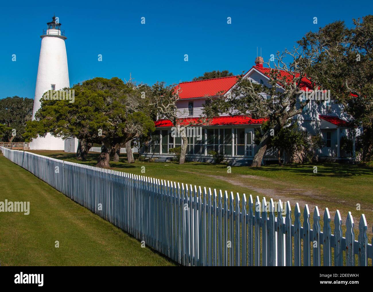 Faro di Ocracoke e quartiere vivente del custode (formato 5x7) Foto Stock