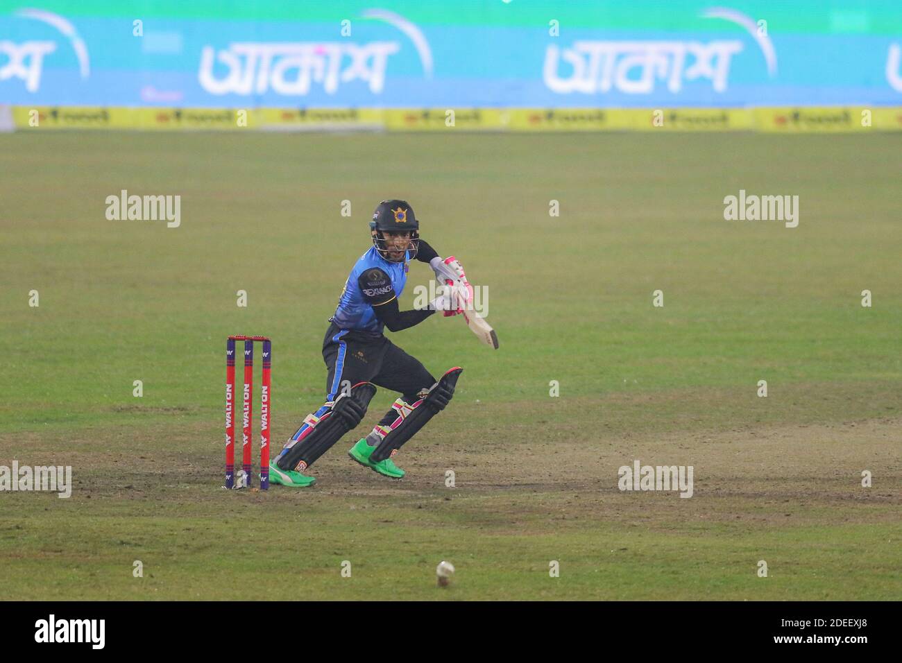 Mushfiqur Rahim, giocatore di cricket Beximco Dhaka in azione durante la Bangabandhu T20 Cup 2020 tra Beximco Dhaka e Gemcon Khulna allo stadio nazionale di cricket Sher e Bangla.Gemcon Khulna ha vinto 37 corse. Foto Stock