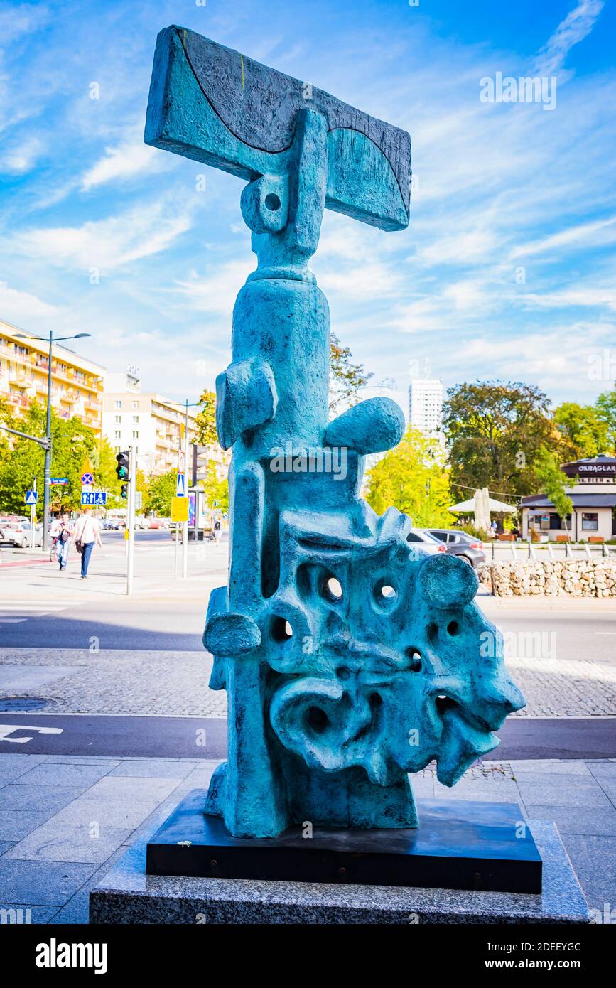 Toreador, scultura di Juan Soriano, artista messicano noto per i suoi dipinti, sculture e opere teatrali. Varsavia, Polonia, Europa Foto Stock