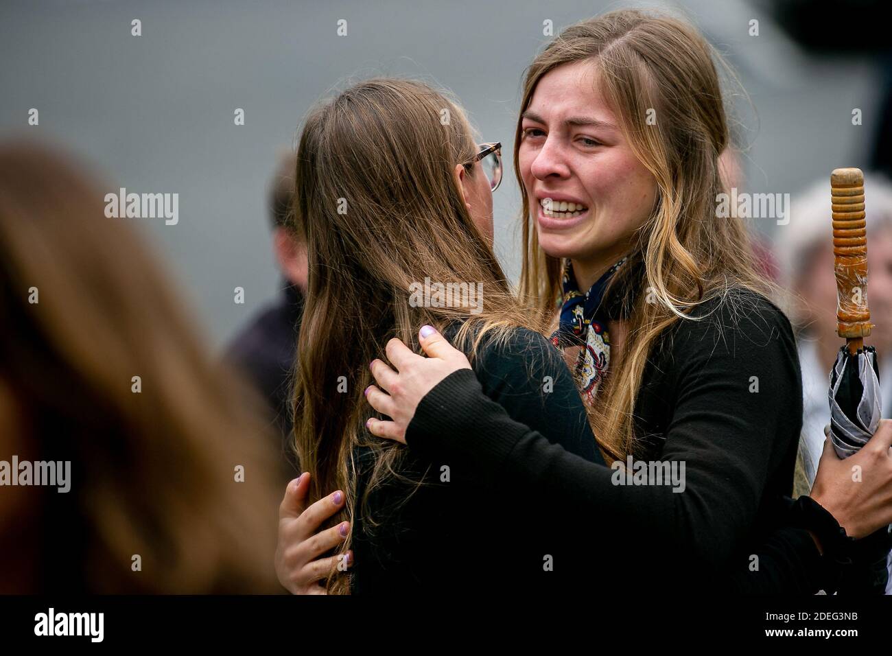 NO FILM, NO VIDEO, NO TV, NO DOCUMENTARIO - i pianori si riuniscono fuori da Chabad di Poway per un servizio memoriale per Lori Gilbert-Kaye il 29 aprile 2019 a Poway, CA, USA. Gilbert-Kaye è stato ucciso il sabato quando un pistolero ha aperto il fuoco all'interno della sinagoga. Foto di Sam Hodgson/The San Diego Union-Tribune/TNS/ABACAPRESS.COM Foto Stock