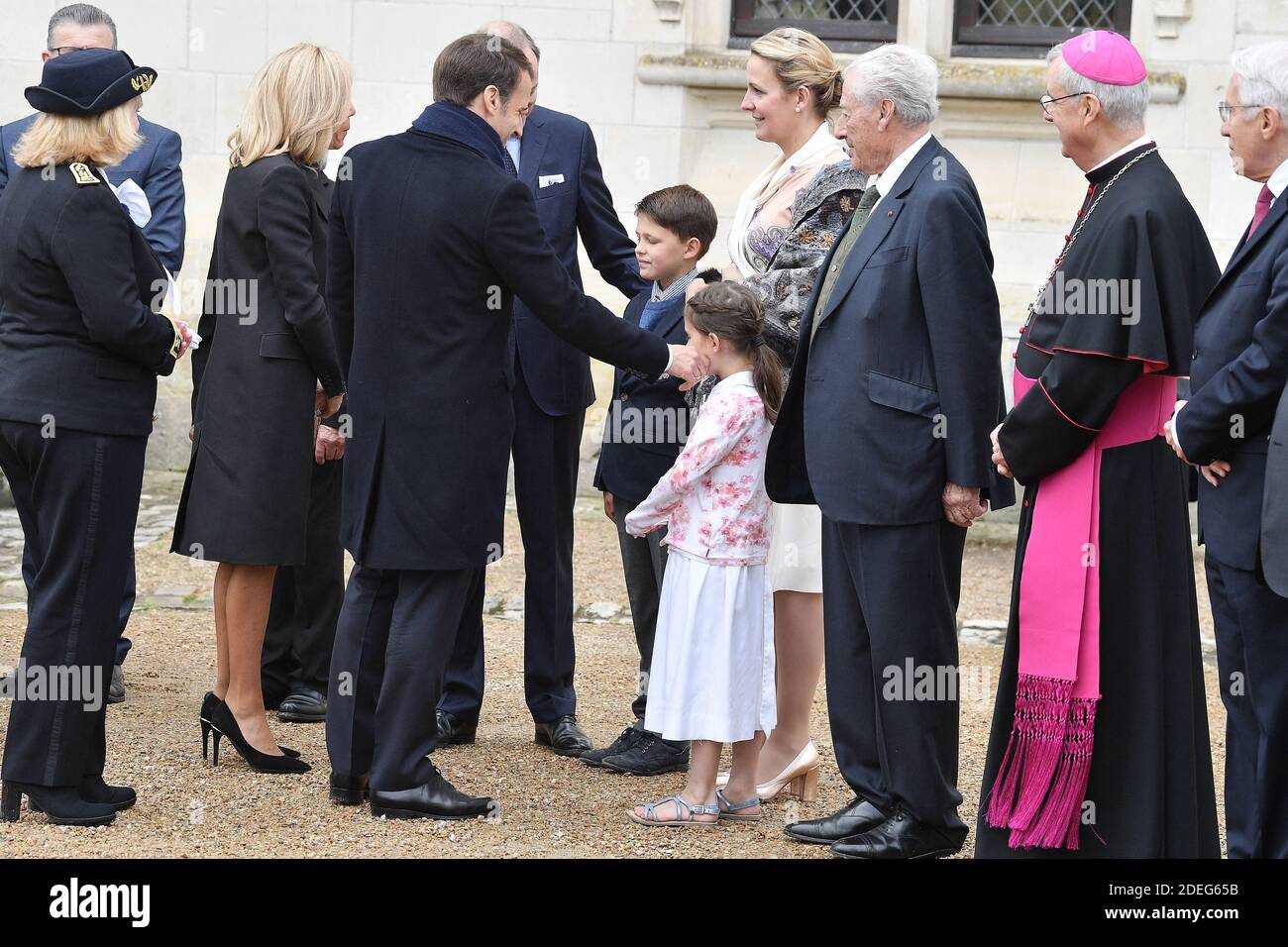 Conte di Parigi, Jean d'Orleans, contessa di Parigi, Principessa Filomena d'Orleans e i loro figli, Il principe Gaston e la principessa Antoinette accolgono il presidente francese Emmanuel Macron e sua moglie Brigitte Macron prima di una cerimonia per commemorare il 500° anniversario della morte del pittore e scienziato rinascimentale italiano Leonardo da Vinci presso lo Chateau d'Amboise il 2 maggio 2019 ad Amboise, Francia. Foto di David Niviere/ABACAPRESS.COM Foto Stock