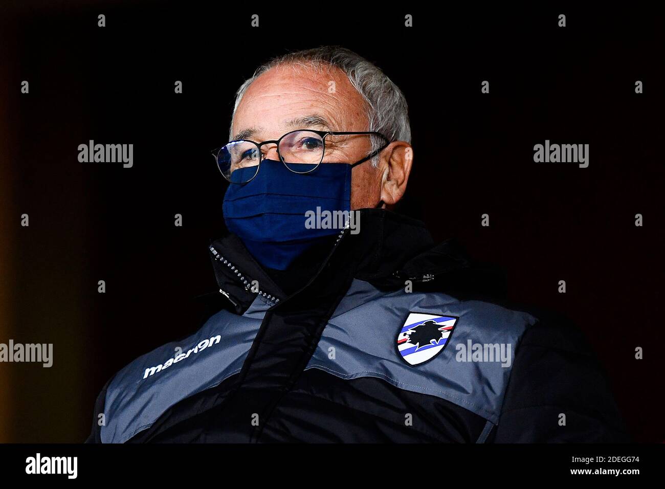 Torino, Italia - 30 novembre 2020: Claudio Ranieri, capo allenatore della UC Sampdoria, guarda prima della Serie UNA partita di calcio tra Torino FC e UC Sampdoria. La partita terminò il cravatta del 2-2. Credit: Nicolò campo/Alamy Live News Foto Stock