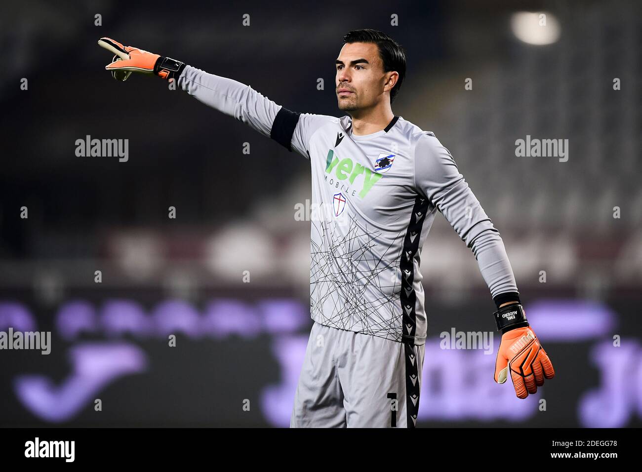 Torino, Italia - 30 novembre 2020: Emil Audero della UC Sampdoria gesti durante la Serie A Football Match tra Torino FC e UC Sampdoria. La partita terminò il cravatta del 2-2. Credit: Nicolò campo/Alamy Live News Foto Stock