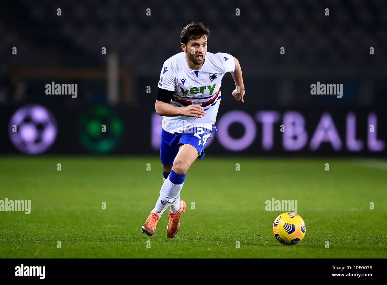 Torino, Italia - 30 novembre 2020: Bartosz Bereszynski della UC Sampdoria in azione durante la Serie A Football Match tra Torino FC e UC Sampdoria. La partita terminò il cravatta del 2-2. Credit: Nicolò campo/Alamy Live News Foto Stock