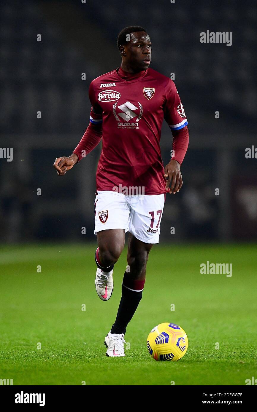 Torino, Italia - 30 novembre 2020: Wilfried Siro del Torino FC in azione durante la Serie UNA partita di calcio tra Torino FC e UC Sampdoria. La partita terminò il cravatta del 2-2. Credit: Nicolò campo/Alamy Live News Foto Stock