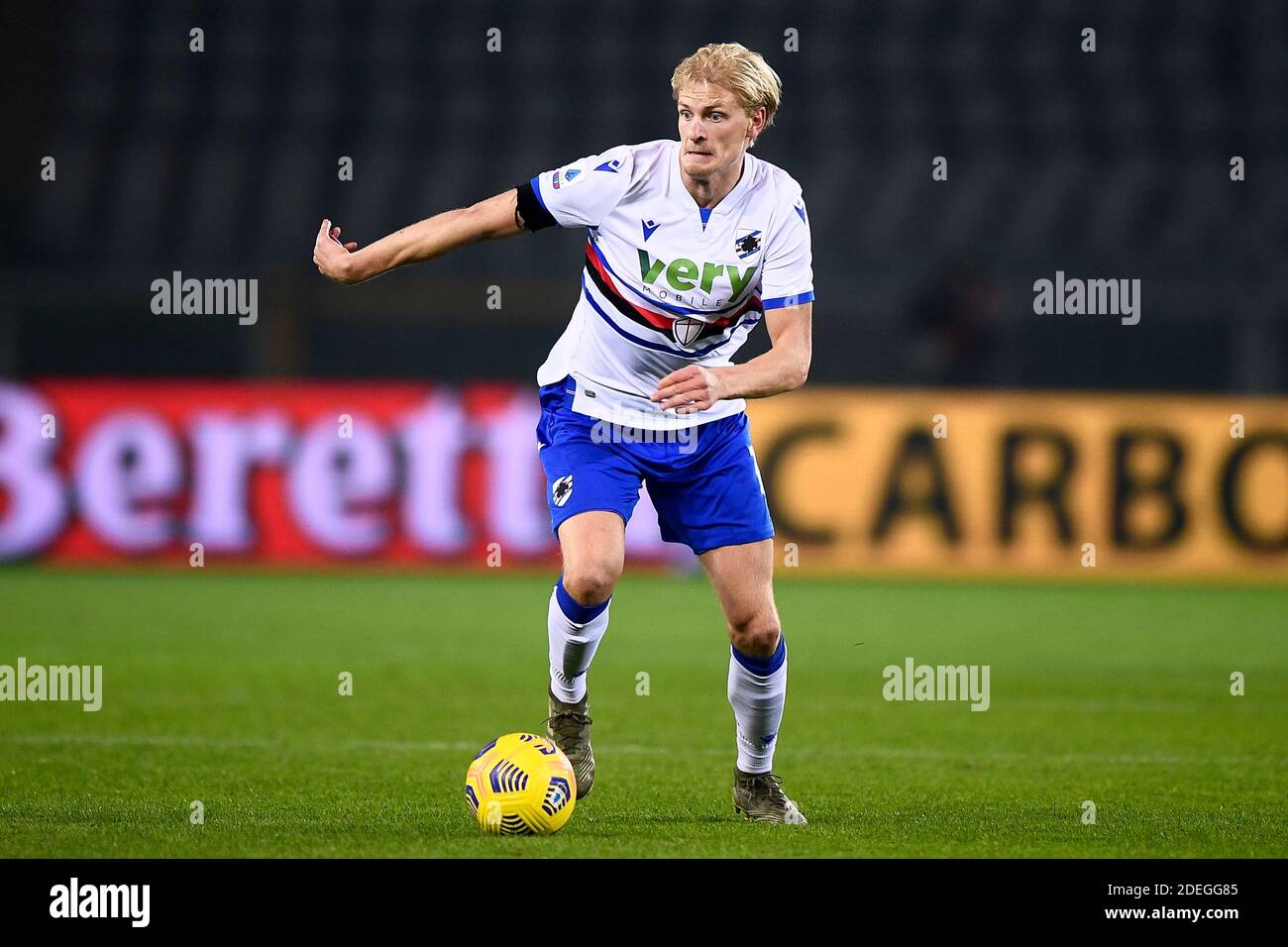 Torino, Italia - 30 novembre 2020: Morten Thorsby della UC Sampdoria in azione durante la Serie A Football Match tra Torino FC e UC Sampdoria. La partita terminò il cravatta del 2-2. Credit: Nicolò campo/Alamy Live News Foto Stock