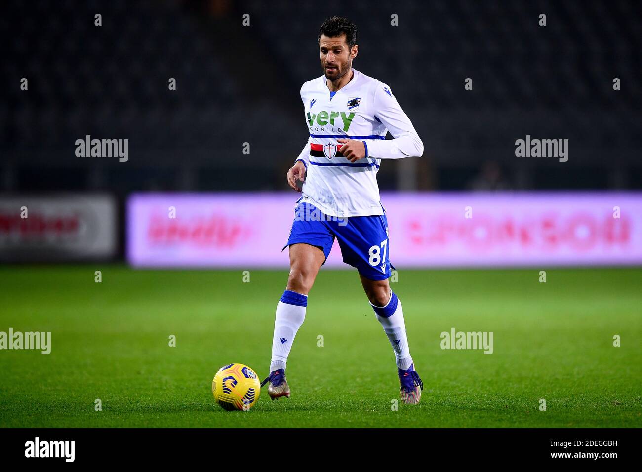 Torino, Italia - 30 novembre 2020: Antonio Candriva della UC Sampdoria in azione durante la Serie A Football Match tra Torino FC e UC Sampdoria. La partita terminò il cravatta del 2-2. Credit: Nicolò campo/Alamy Live News Foto Stock