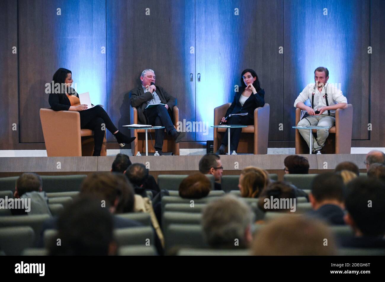 Aziliz Gouez, candidato alle elezioni europee per 'PS-Place publique', FNSEA Henri Brichart e JA (giovane agricoltura) Julien Caillard durante un dibattito agricolo il 14 maggio 2019 a Parigi, Francia. Foto di Julie Sebadelha/ABACAPRESS.COM Foto Stock