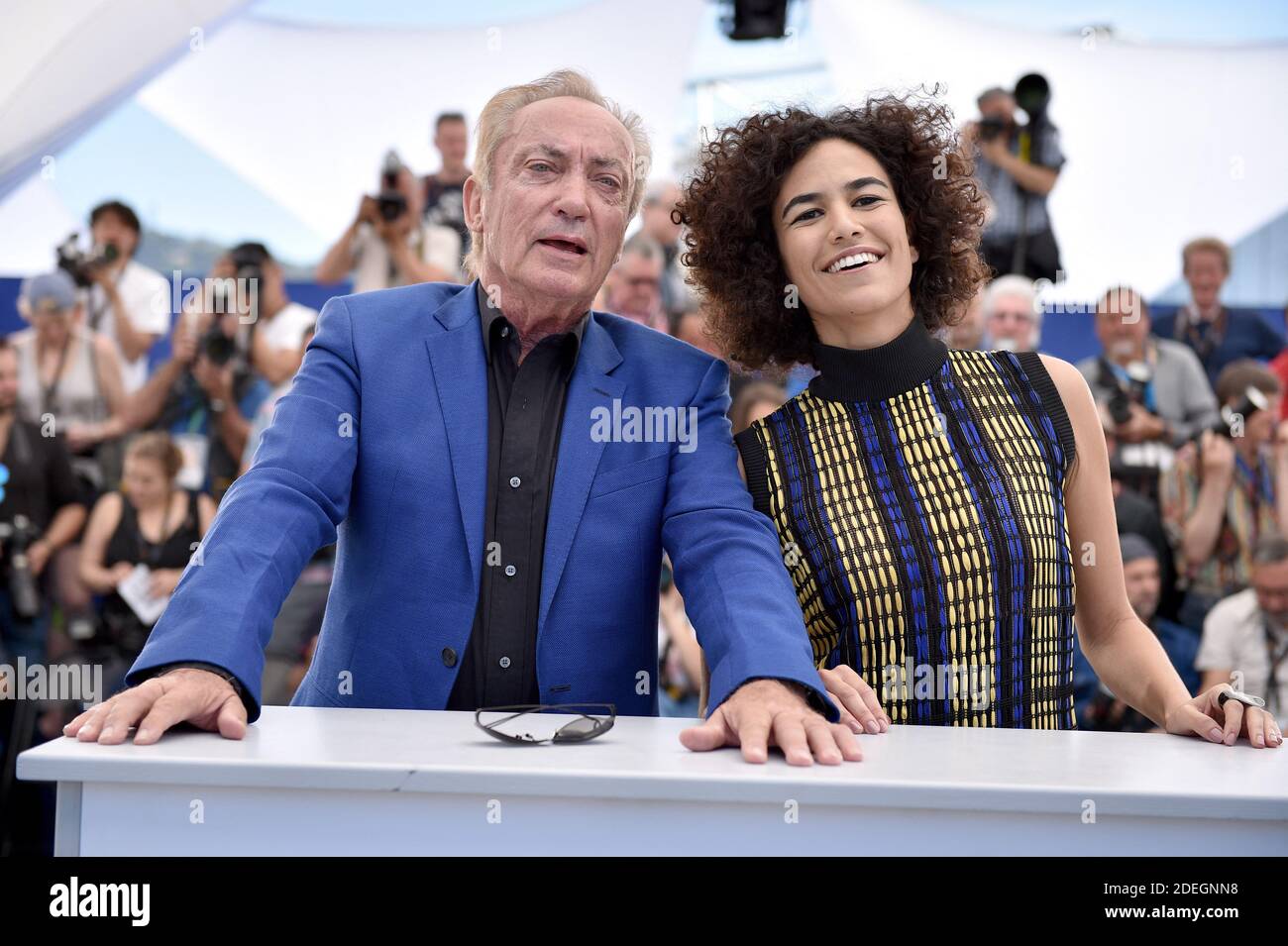 Barbara Colen e Udo Kier partecipano alla fotocellula per 'Bacurau' durante il 72o Festival annuale del Cinema di Cannes il 16 maggio 2019 a Cannes, Francia. Foto di Lionel Hahn/ABACAPRESS.COM Foto Stock