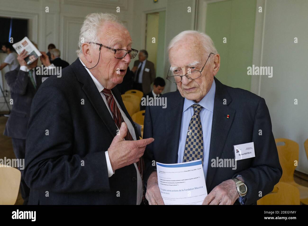 Marcel Boiteux (destra) ha 97 anni ed è stato dal 1967 al 1987 il CEO di Electricité de France e responsabile dell'attuazione dei reattori nucleari in Francia, visto qui a Parigi, in Francia, il 16 maggio 2019. Foto di Henri Szwarc/ABACAPRESS.COM Foto Stock