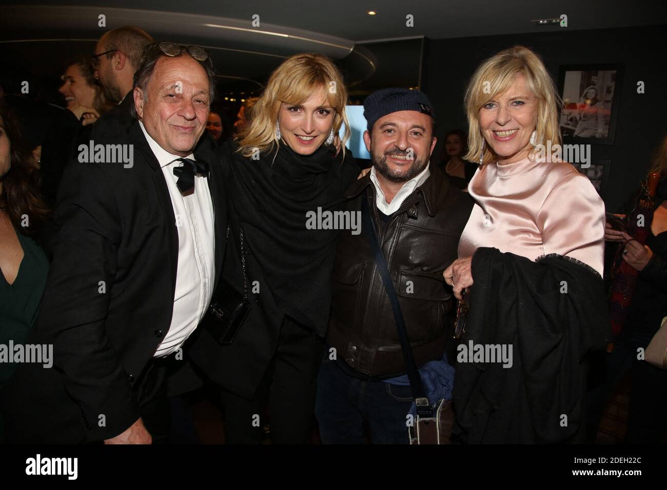 Michel Ansault, Julie Gayet, Jean-Louis Barcelona e Chantal Ladesou partecipano alla Orange Party che si tiene alla Plage Majestic come parte del 72esimo Festival del Cinema di Cannes, il 18 maggio 2019 a Cannes, Francia. Foto di Jerome Domine/ABACAPRESS.COM Foto Stock