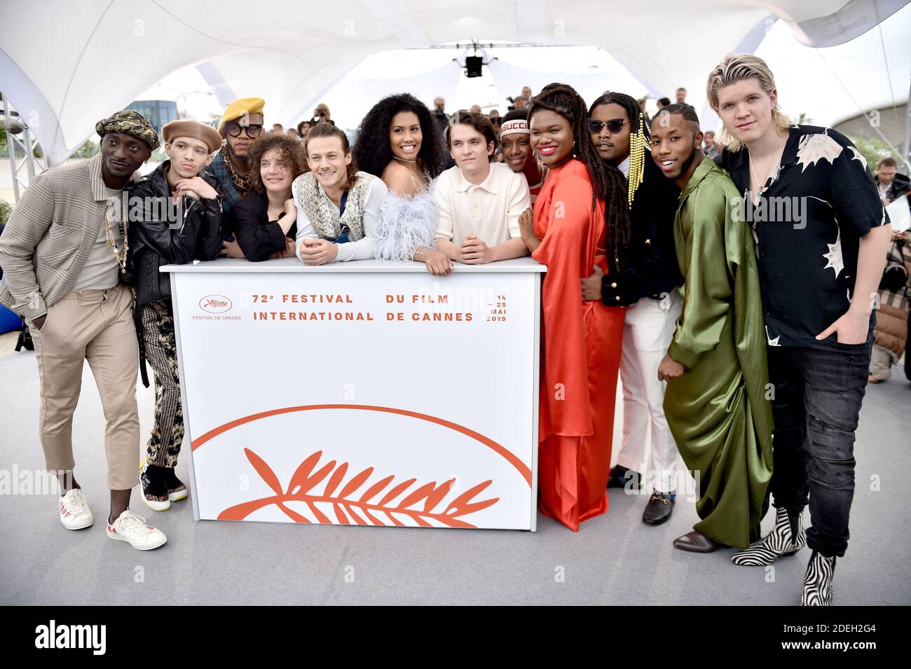 William Dufault, Paris Warren, Devon Carpenter, Jari Jones, Isaiah Wilder, Fionn Whitehead, Lenya Bloom, McCaul Lombardi, Danielle Lessovitz Taliek Jeqon, Eddy Plaza e Christopher Quarles partecipano alla fotocellula per 'Port Authority' durante il 72esimo Festival annuale di Cannes il 19 maggio 2019. Foto di Lionel Hahn/ABACAPRESS.COM Foto Stock