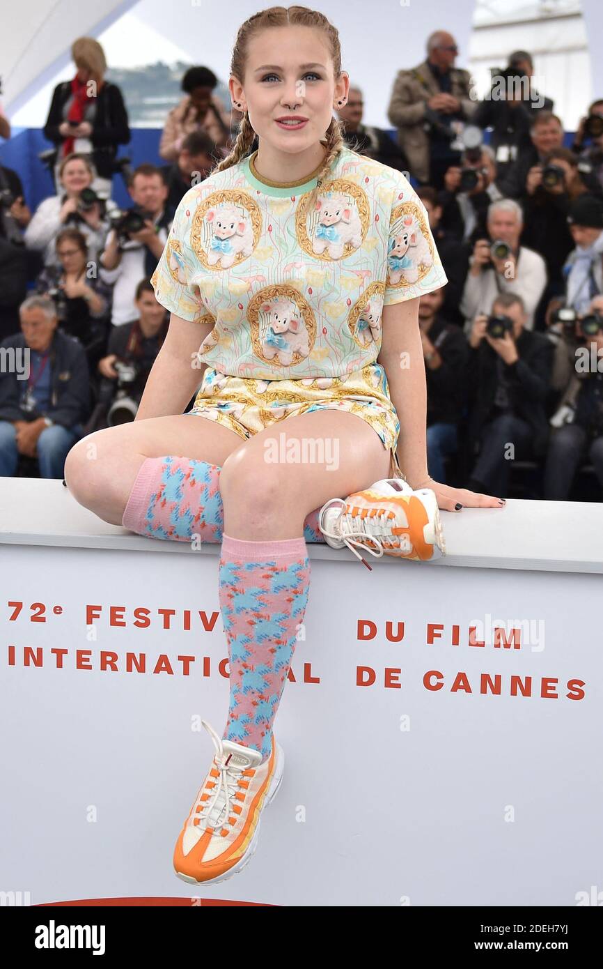 Victoria Bluck partecipa alla fotocellula per 'Young Ahmed (le Jeune Ahmed)' durante il 72esimo Festival annuale del Cinema di Cannes il 21 maggio 2019 a Cannes, Francia. Foto di Lionel Hahn/ABACAPRESS.COM Foto Stock