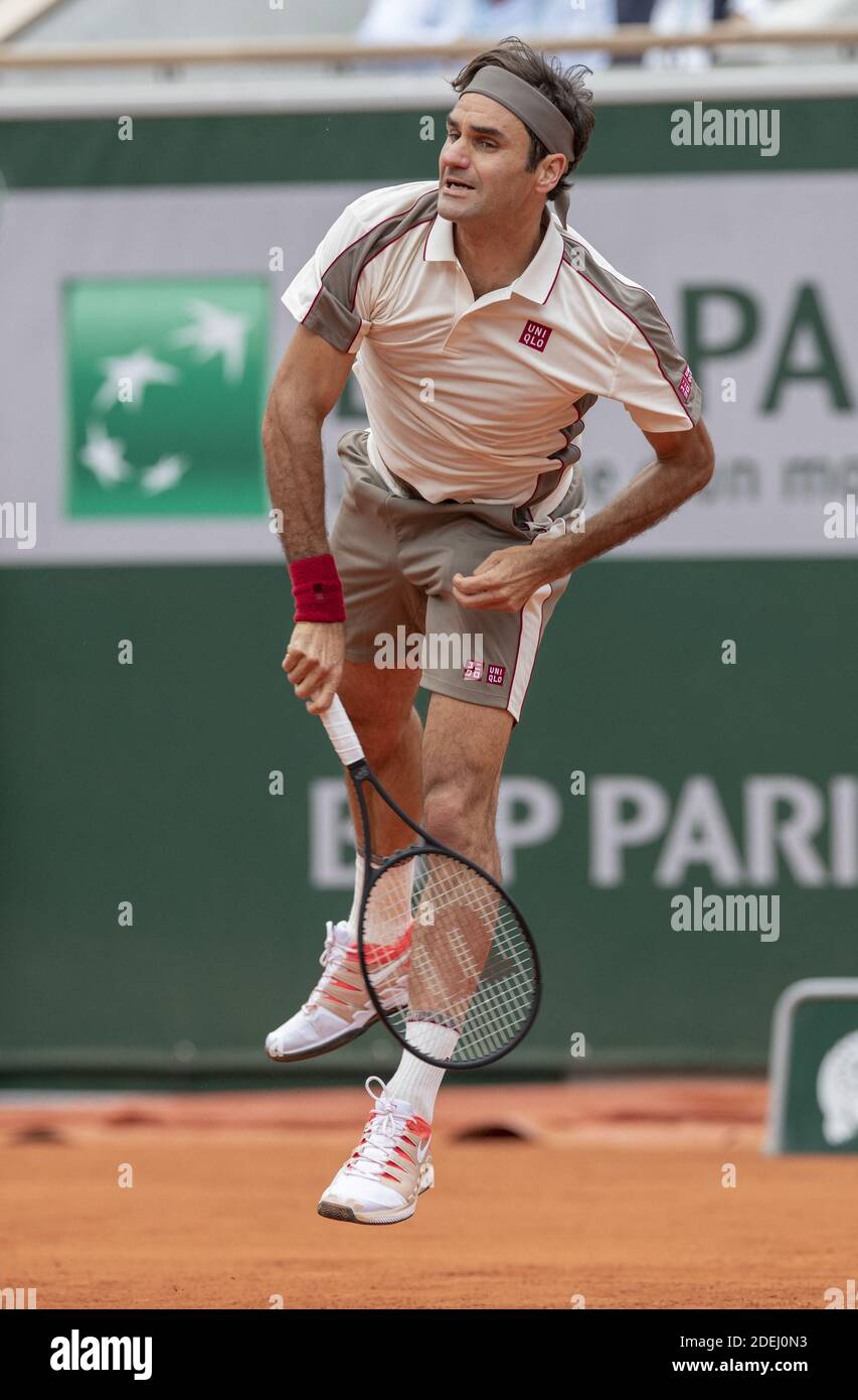 Roger Federer della Svizzera gioca contro Oscar otto della Germania durante la seconda partita maschile del quarto giorno del torneo francese di tennis Roland Garros 2019 a Parigi il 29 maggio 2019. Foto di ABACAPRESS.COM Foto Stock