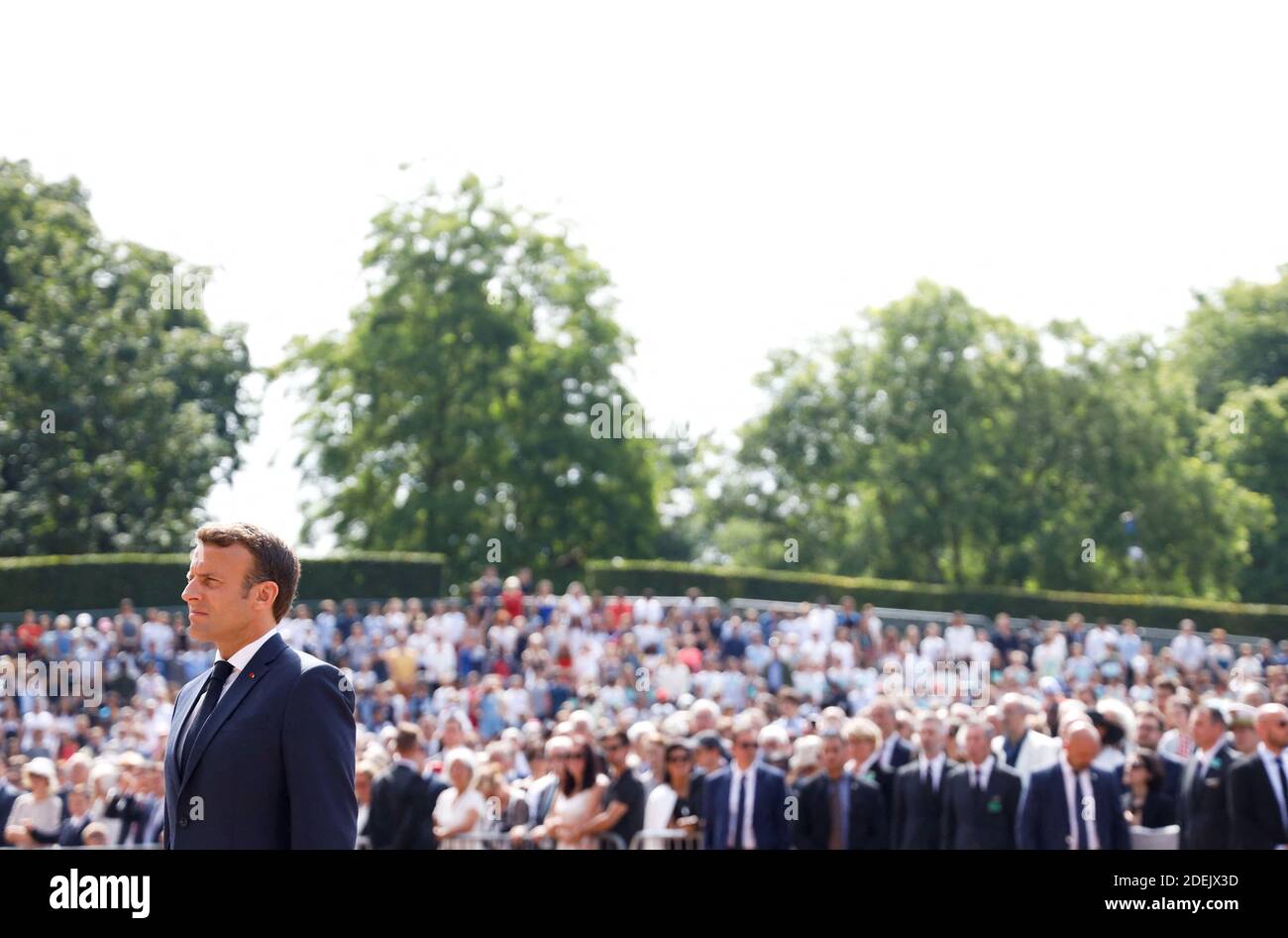 Il presidente francese Emmanuel Macron partecipa a una cerimonia commemorativa dell'appello del generale Charles De Gaulle del 1940 giugno per la resistenza francese contro la Germania nazista, al Monumento Nazionale di Mont Valerien a Suresnes, alla periferia di Parigi, il 18 giugno 2019. Foto di Hamilton/Pool/ABACAPRESS.COM Foto Stock