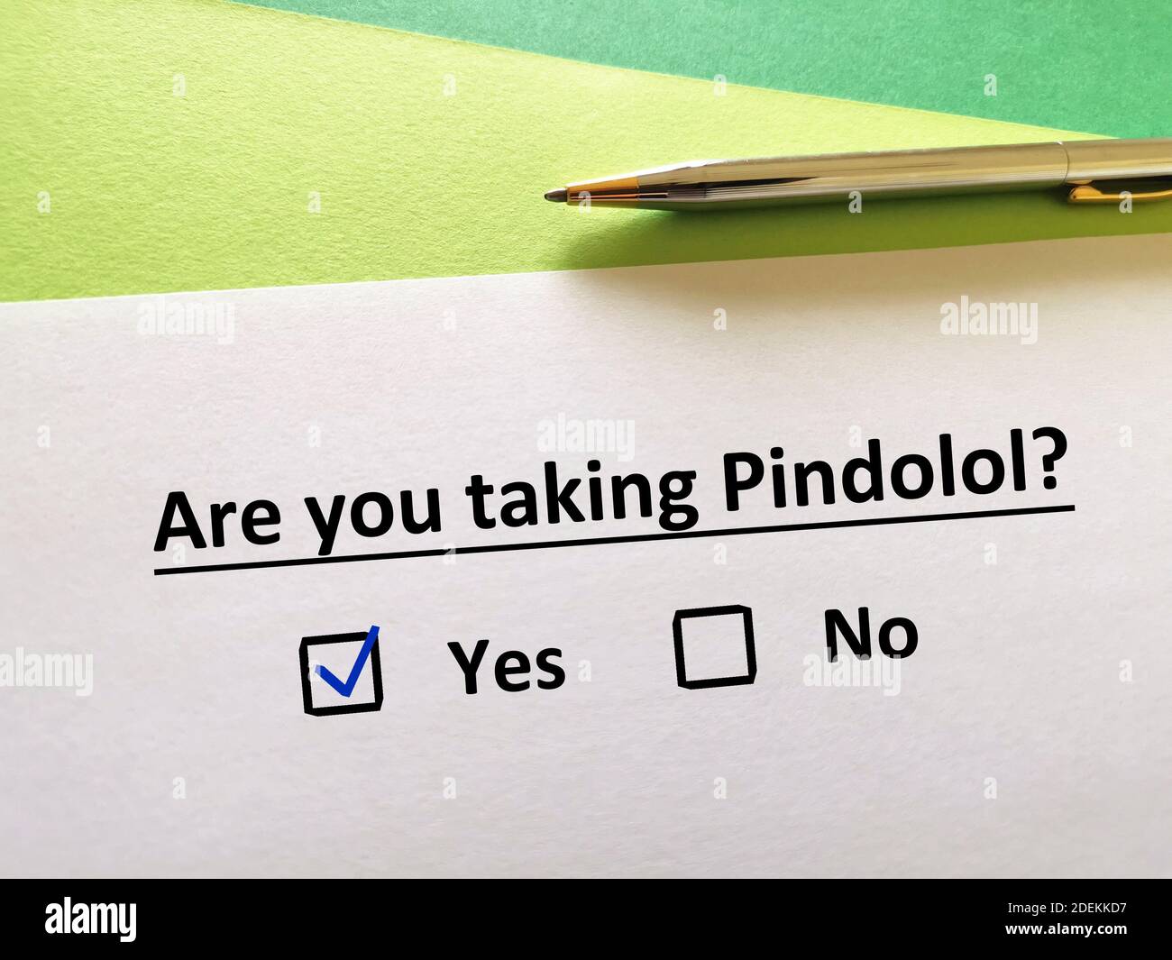 Una persona sta rispondendo alla domanda circa il farmaco psichiatrico. La persona sta assumendo pindolol Foto Stock