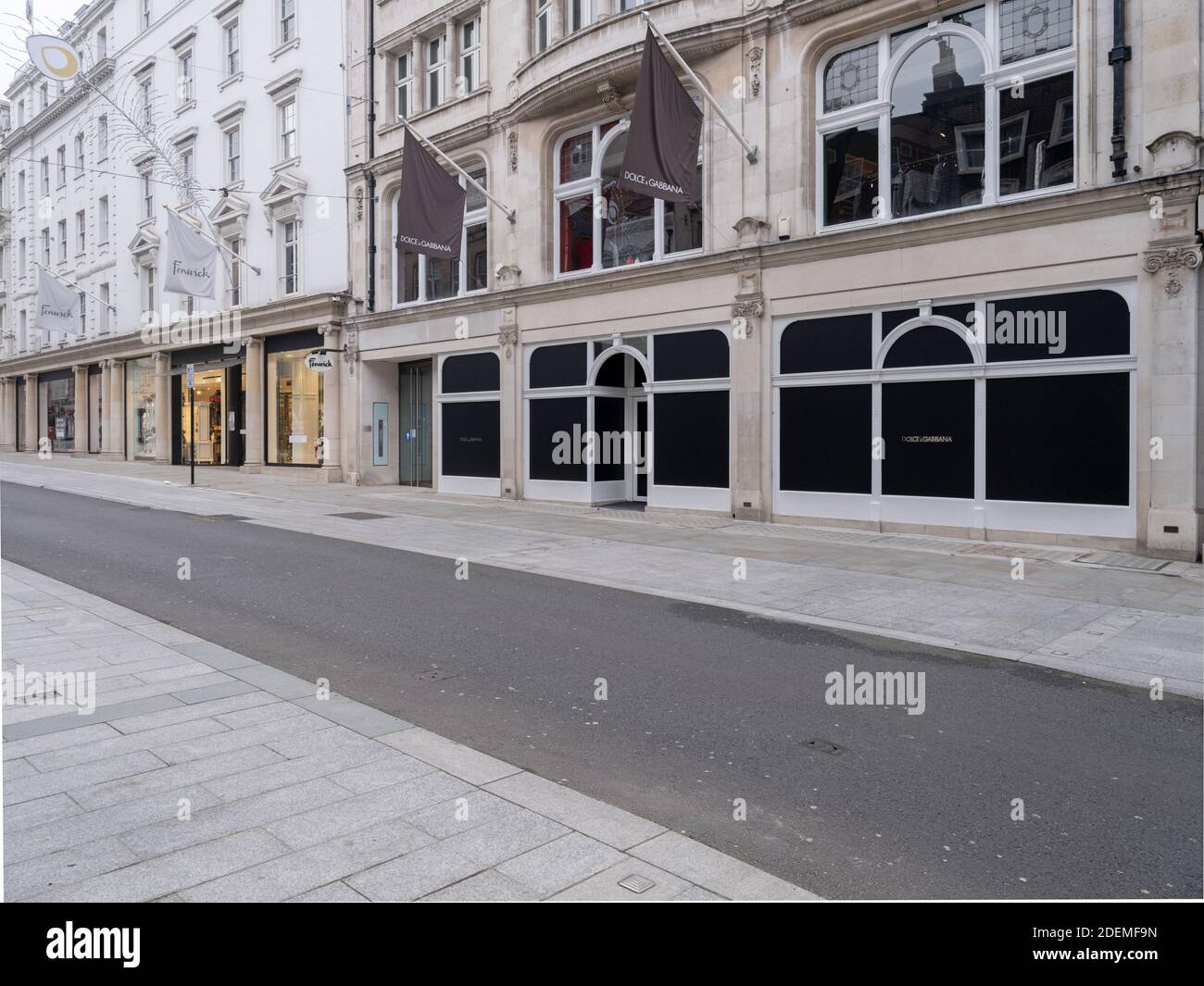 GRAN BRETAGNA / Inghilterra / Londra / molti negozi, rimangono vacanti in New Bond Street. Foto Stock