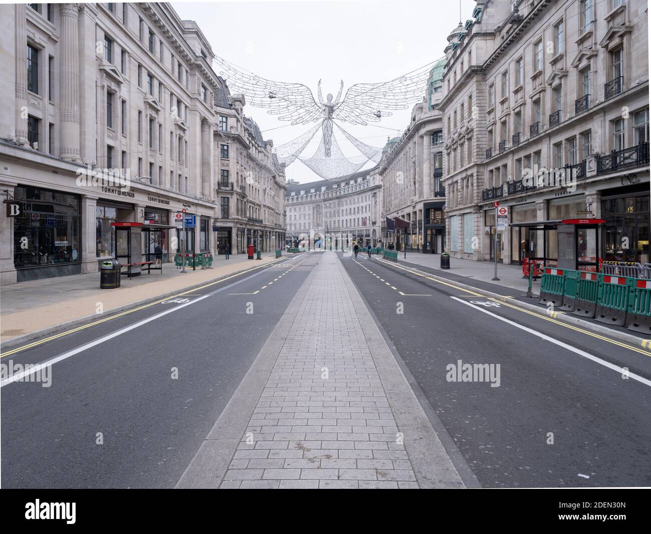 GRAN BRETAGNA / Inghilterra / Londra / Empty Regent Street durante il secondo blocco di Londra . Foto Stock