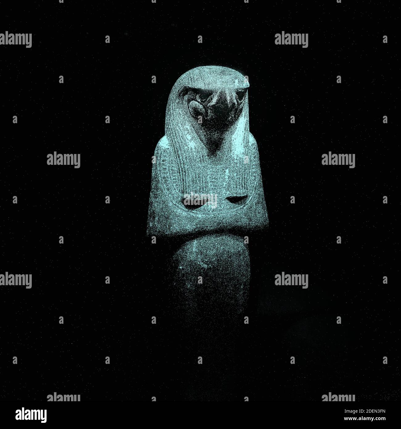 Immagine artistica di un'antica statua basata su una scultura di Horus venerato nell'antico Egitto, il dio con la testa di falco simboleggiava la protezione curativa Foto Stock