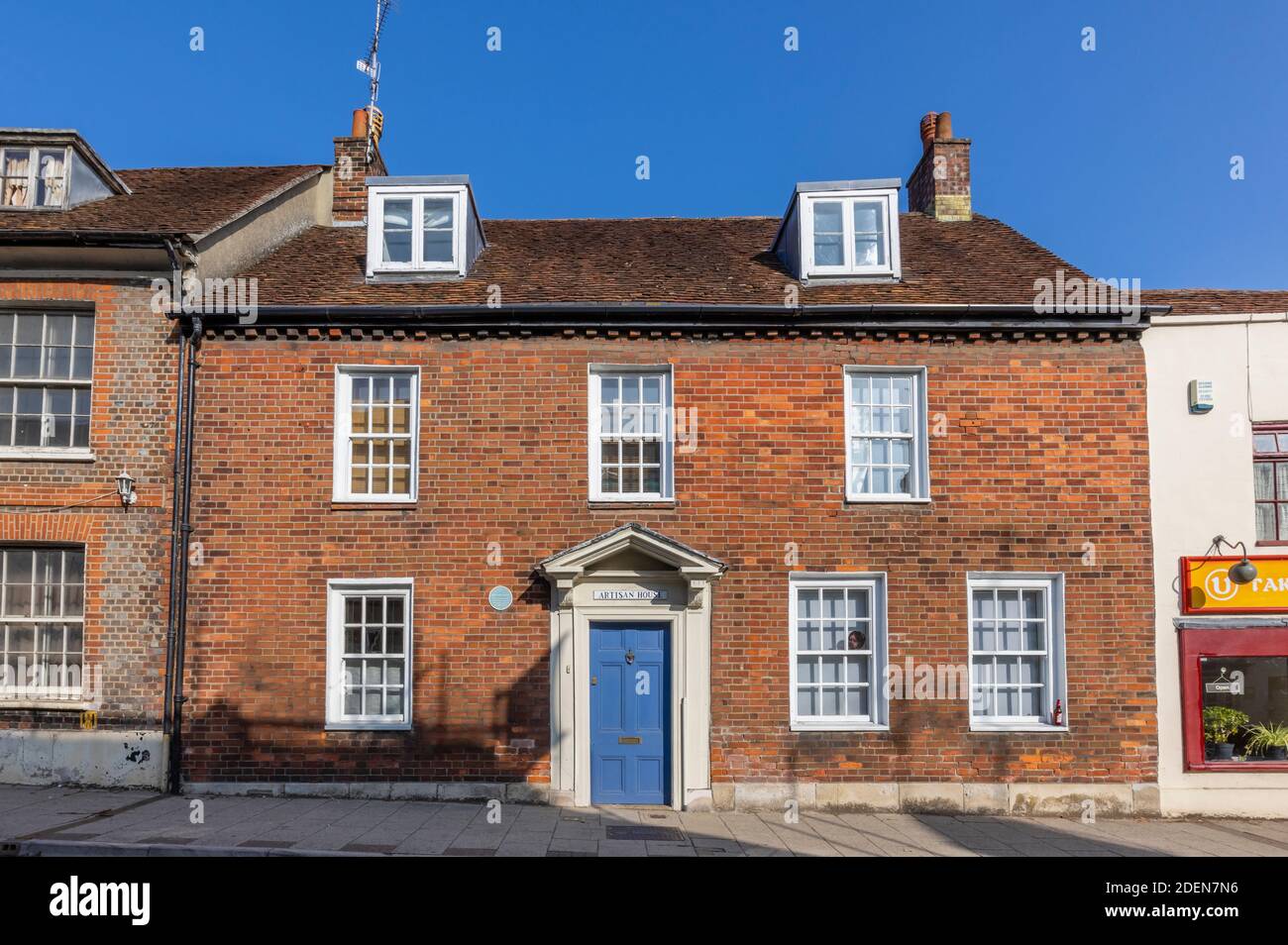 L'Artisan House si trova a East Street, Blandford Forum, una città di mercato nel Dorset, Inghilterra sud-occidentale, con tipica architettura georgiana Foto Stock