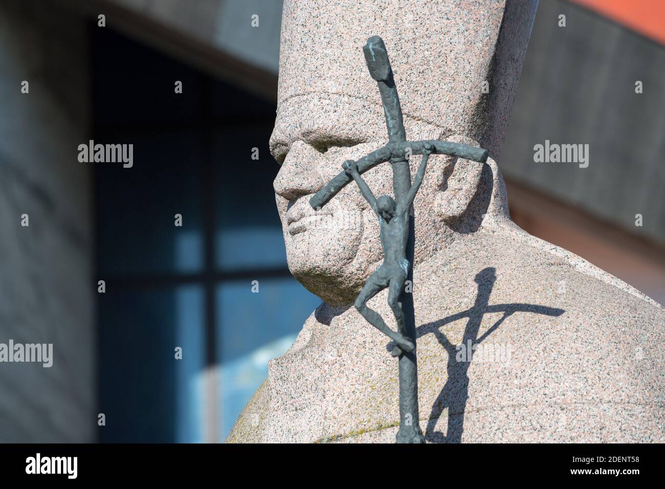 Statua di Papa Giovanni Paolo II a Danzica, Polonia. Luglio 2020 © Wojciech Strozyk / Alamy Stock Photo Foto Stock