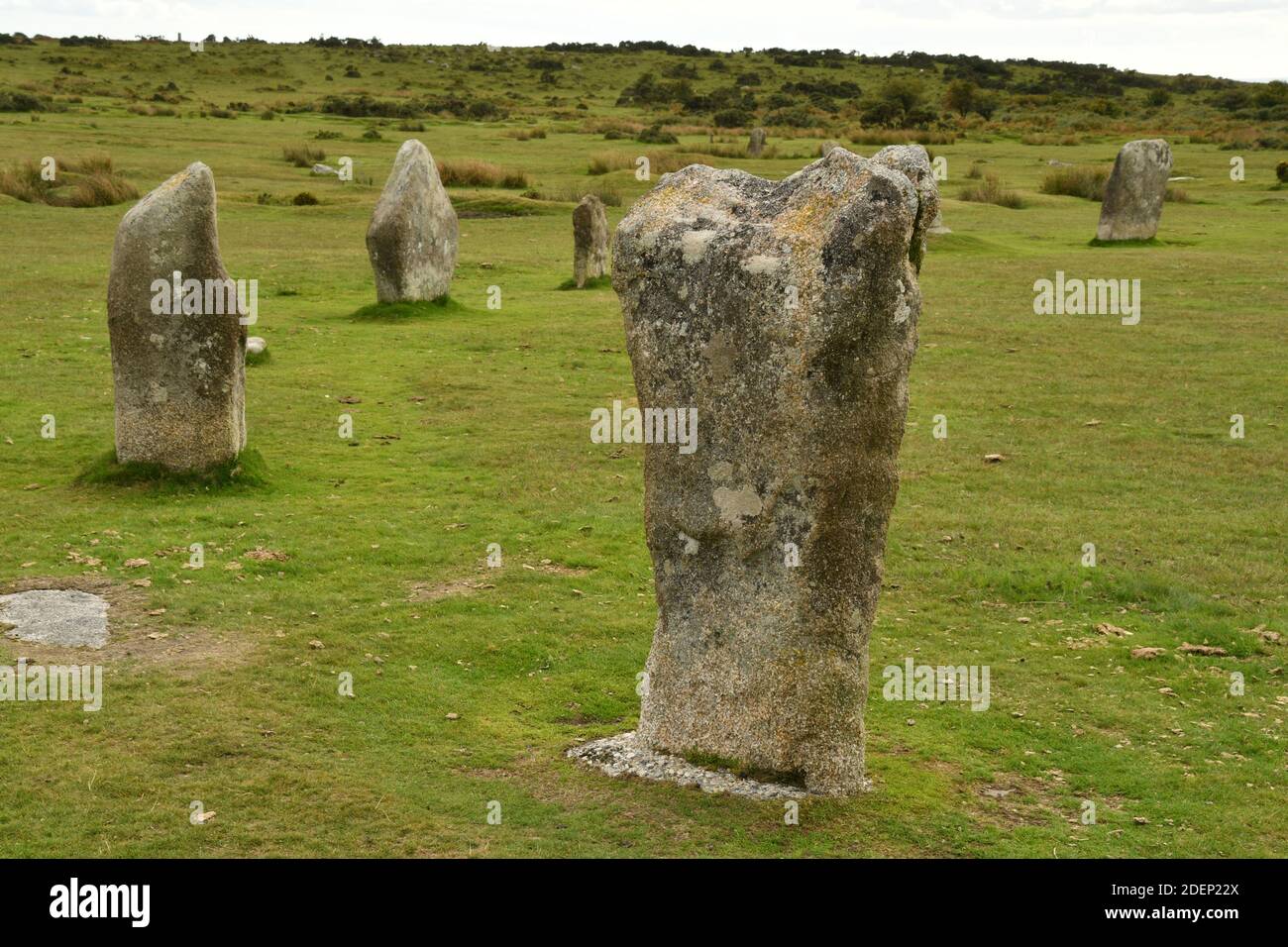 Una porzione del Neolitico tardo o dell'Età del Bronzo precoce Hurlers cerchio di pietra preistorico su Bodmin Moor .Bodmin, Cornwall.UK Foto Stock