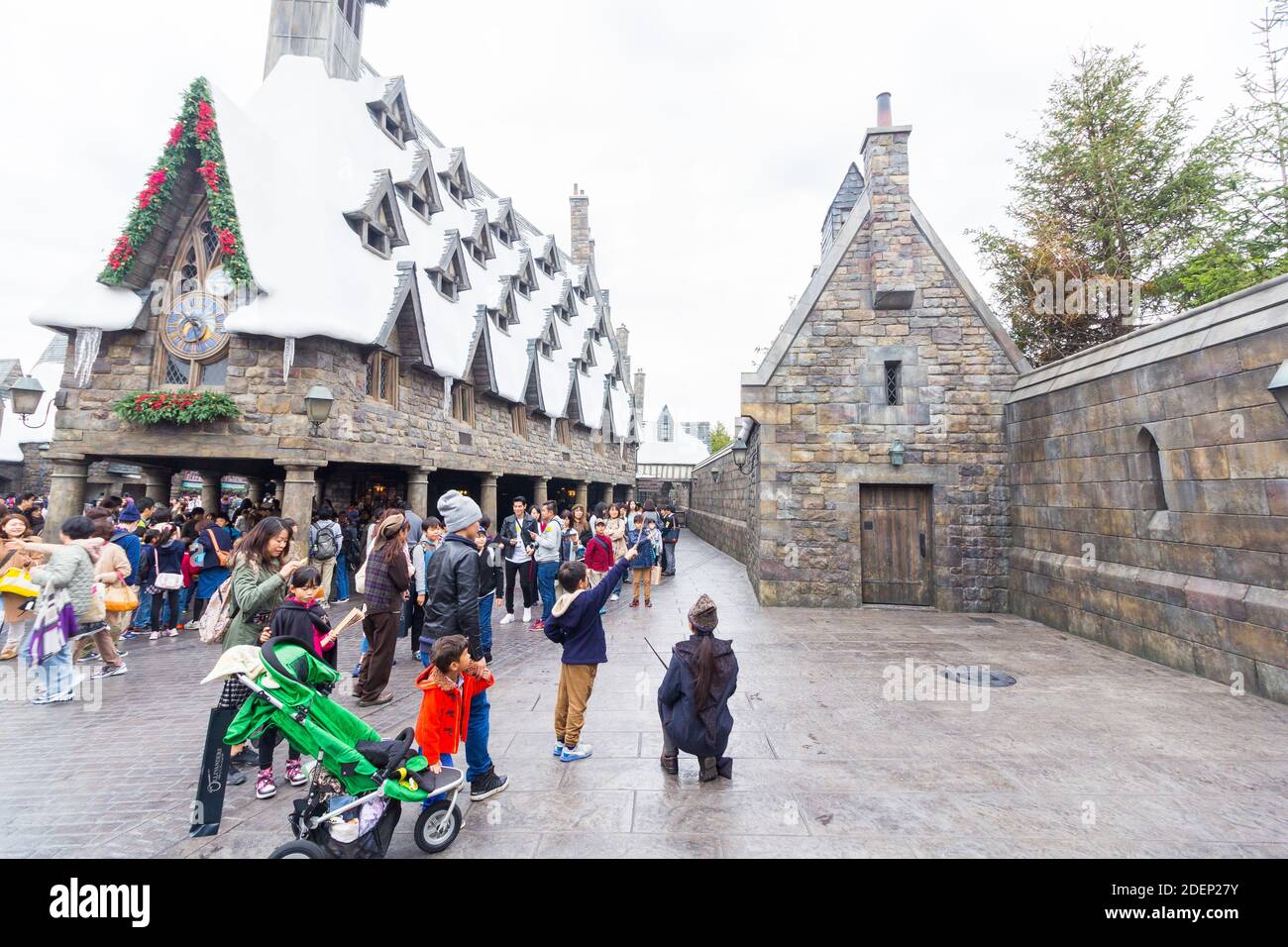 All'interno del parco a tema Wizarding World of Harry Potter di Osaka, Giappone Foto Stock