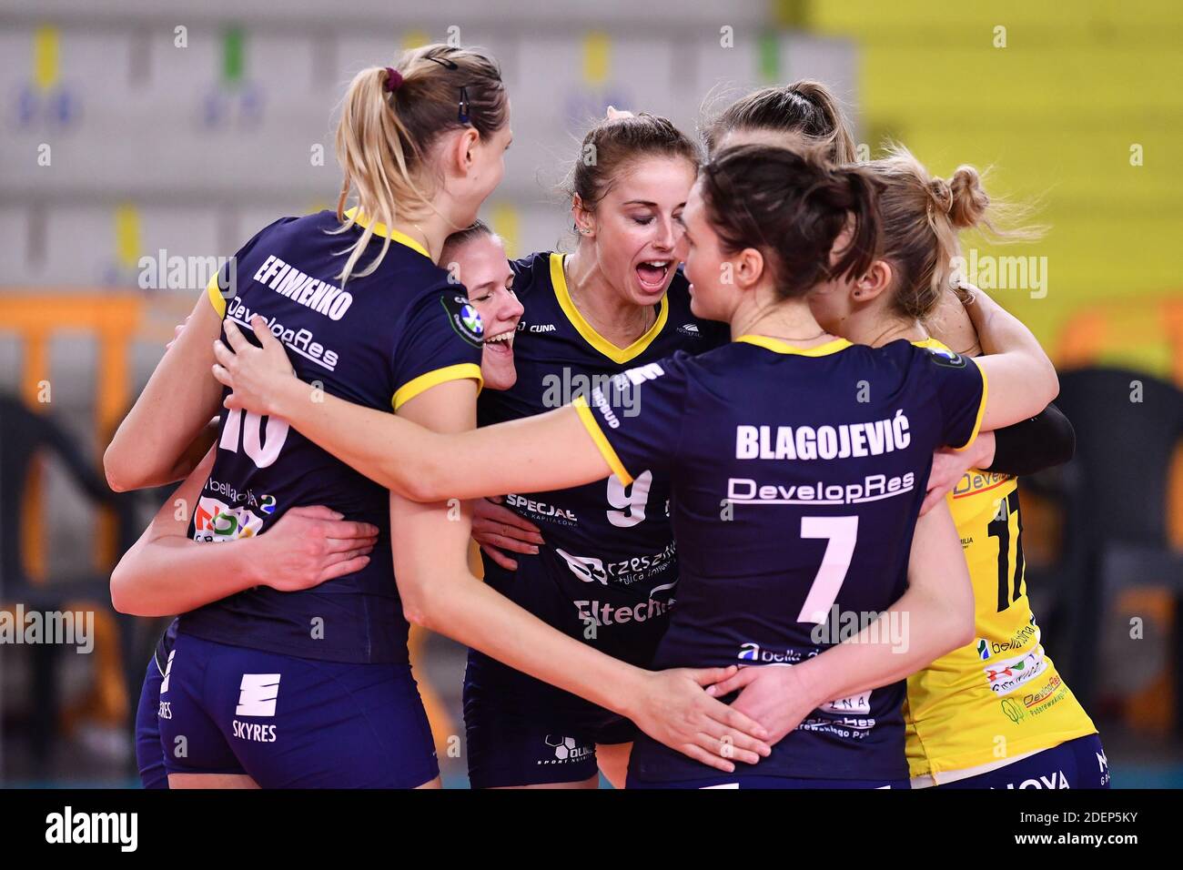 Palazzetto dello Sport, Scandicci, Firenze, Italia, 01 Dic 2020, felicità degli sviluppo SkyRes Rzeszow giocatori durante SSC Palmberg Schwerin vs Developres SkyRes Rzeszow, CEV Champions League Femminile volley match - Foto Lisa Guglielmi / LM Foto Stock