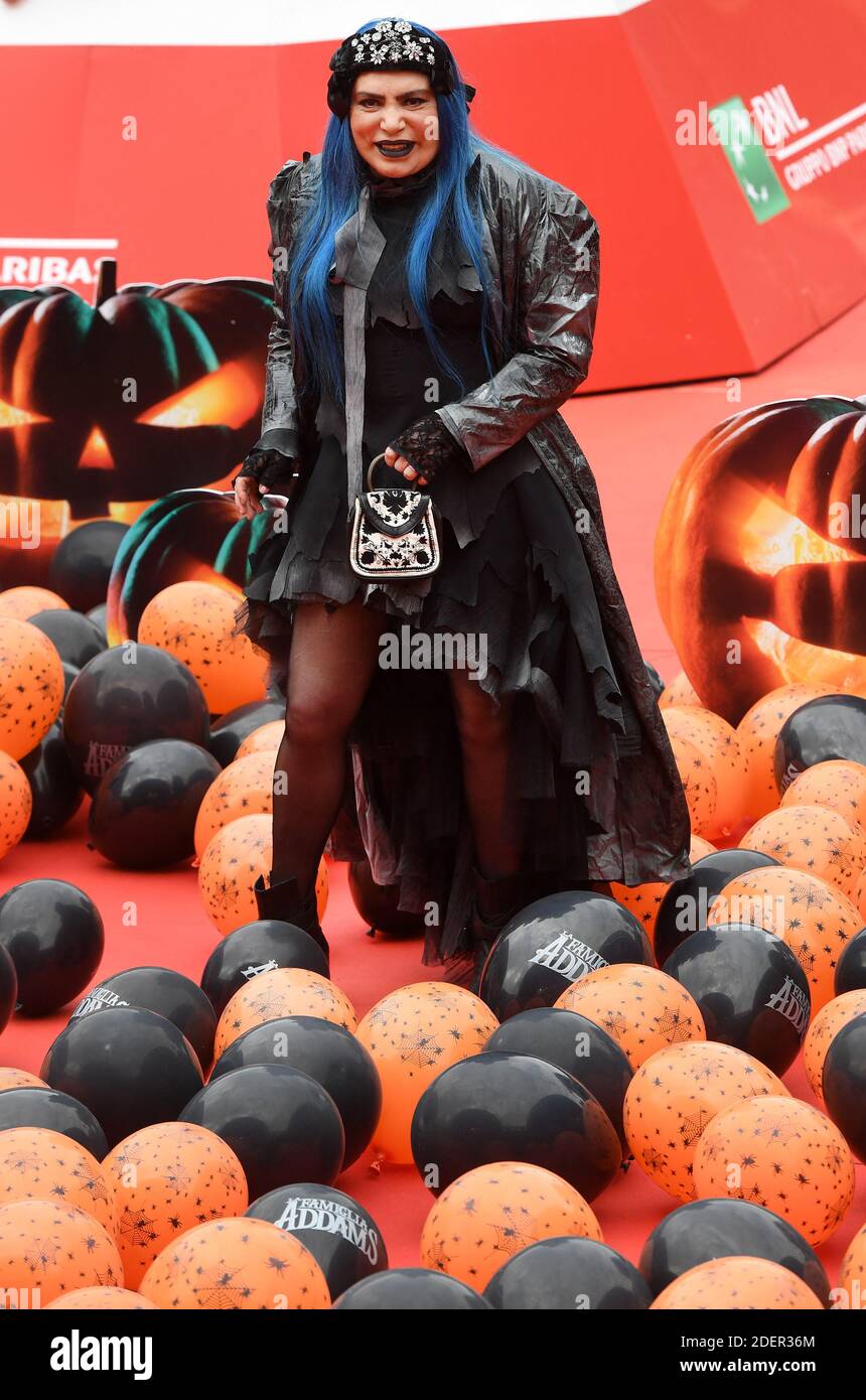 Loredana Berte partecipa al tappeto rosso del film la Famiglia Addams  durante il 14° Festival del Cinema di Roma il 20 ottobre 2019 a Roma. Foto  : Eric Vandeville/ABACAPRESS.COM Foto stock - Alamy