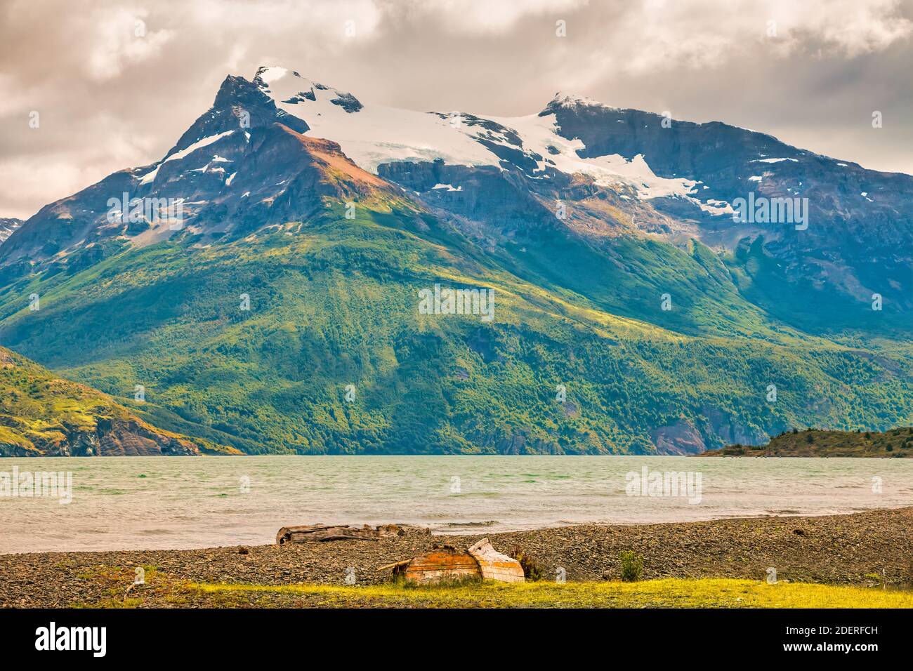 Última Esperanza Sound nel Parco Nazionale di Bernardo o'Higgins, sezione Monte Balmaceda, vicino a Puerto Natales, Patagonia, Cile. Foto Stock