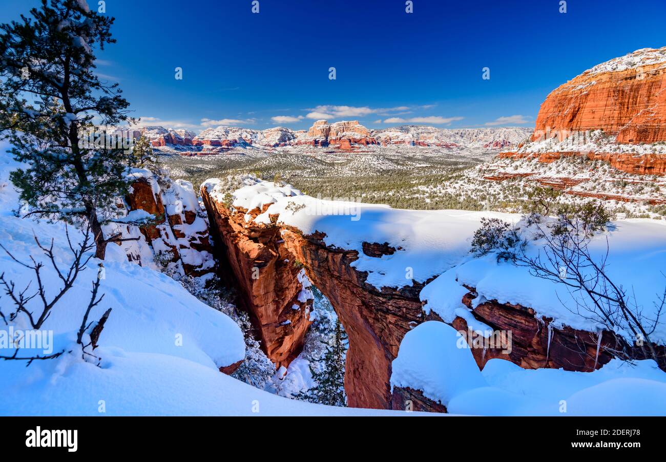 Devil's Bridge in inverno, Sedona, Arizona, USA. Foto Stock