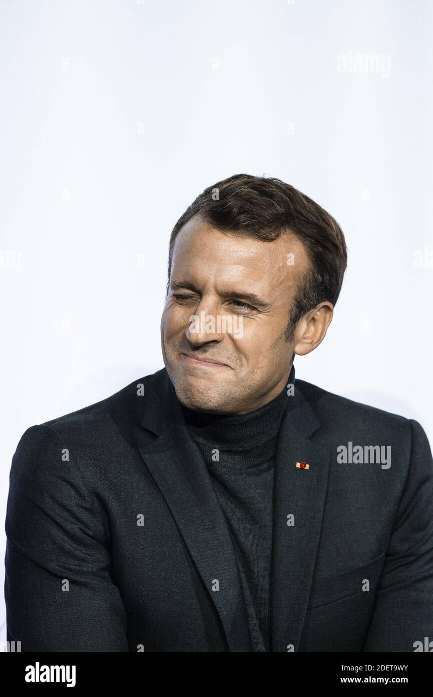 Il presidente francese Emmanuel Macron partecipa alla cerimonia che celebra l'ottantesimo anniversario del Centro Nazionale Francese di Ricerca scientifica (CNRS) al Palais de la Decouverte di Parigi, Francia, il 26 novembre 2019. Foto di Eliot Blondt/ABACAPRESS.COM Foto Stock