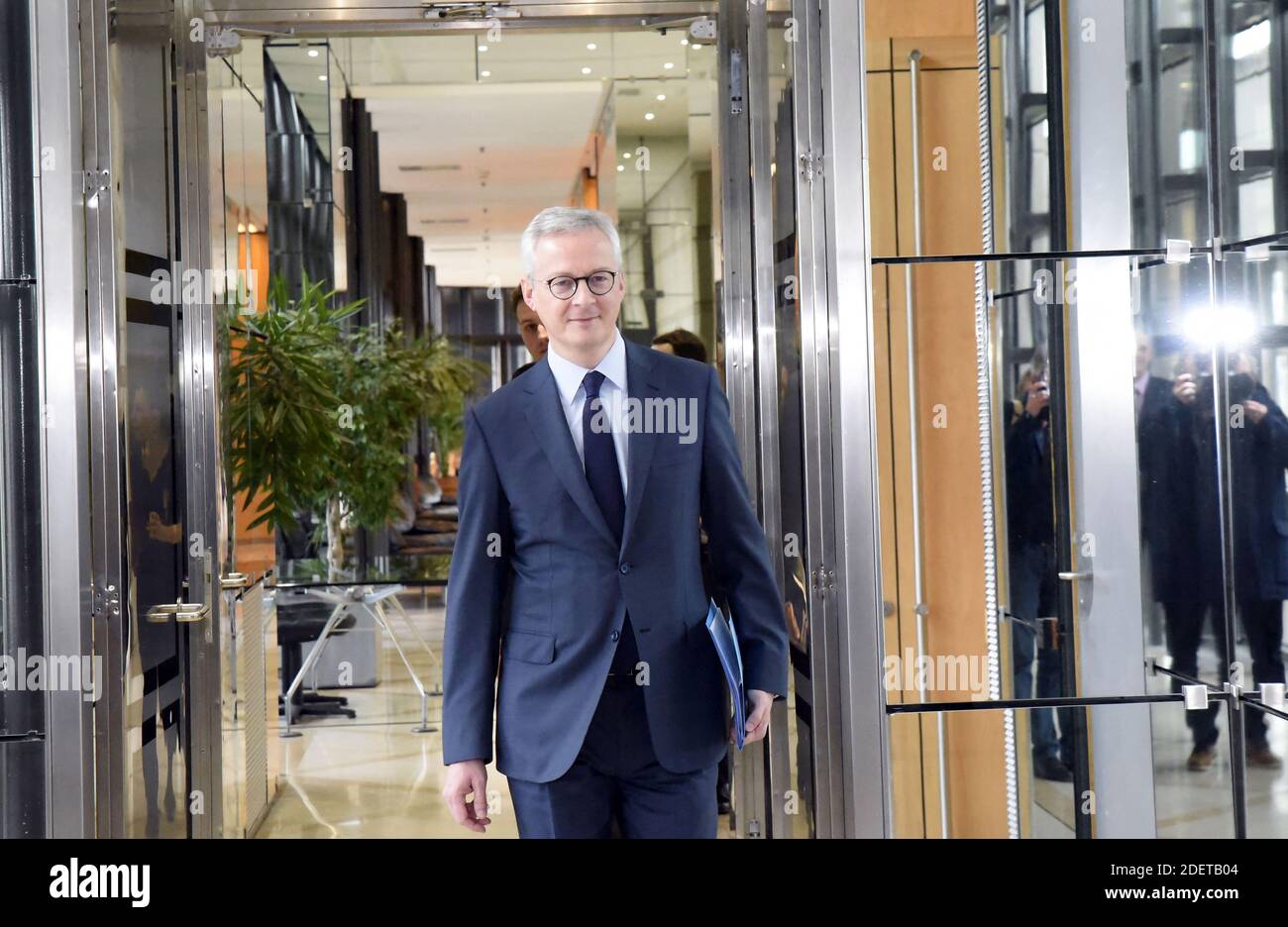 Il ministro francese dell'economia e delle finanze Bruno le Maire riceve le organizzazioni non governative "ONG" (ONG) nel quadro delle consultazioni sul patto produttivo sulla componente della transizione ecologica. 28 novembre 2019 a Parigi, Francia. Foto di Patrice Pierrot/Avenir Pictures/ABACAPRESS.COM Foto Stock