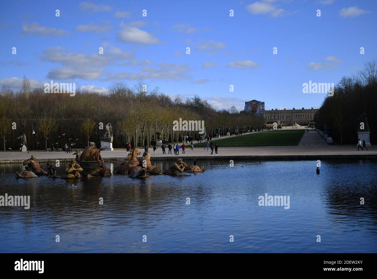 Illustrazione di le Bassin d'Apollon (laghetto dell'Apollon) nei giardini del Castello di Versailles in Francia il 25 dicembre 2019. Foto di Christian Liegi/ABACAPRESS.COM Foto Stock