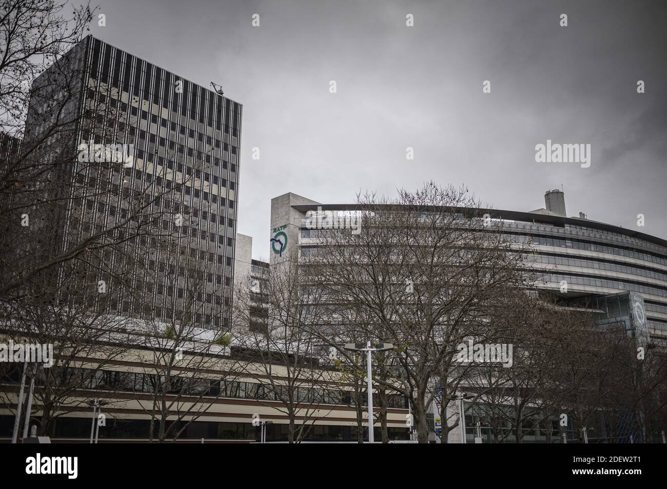 Illustrazione sede centrale RATP ( HQ ) il 27 dicembre 2019 a Parigi durante uno sciopero dei mezzi pubblici. Tutti i sindacati della RATP, l'autorità parigina dei trasporti che gestisce le linee metropolitane della capitale, hanno iniziato uno sciopero il 5 dicembre per protestare contro la riforma dei regimi pensionistici e la fine dei loro regimi speciali. Foto di Eliot Blondt/ABACAPRESS.COM Foto Stock