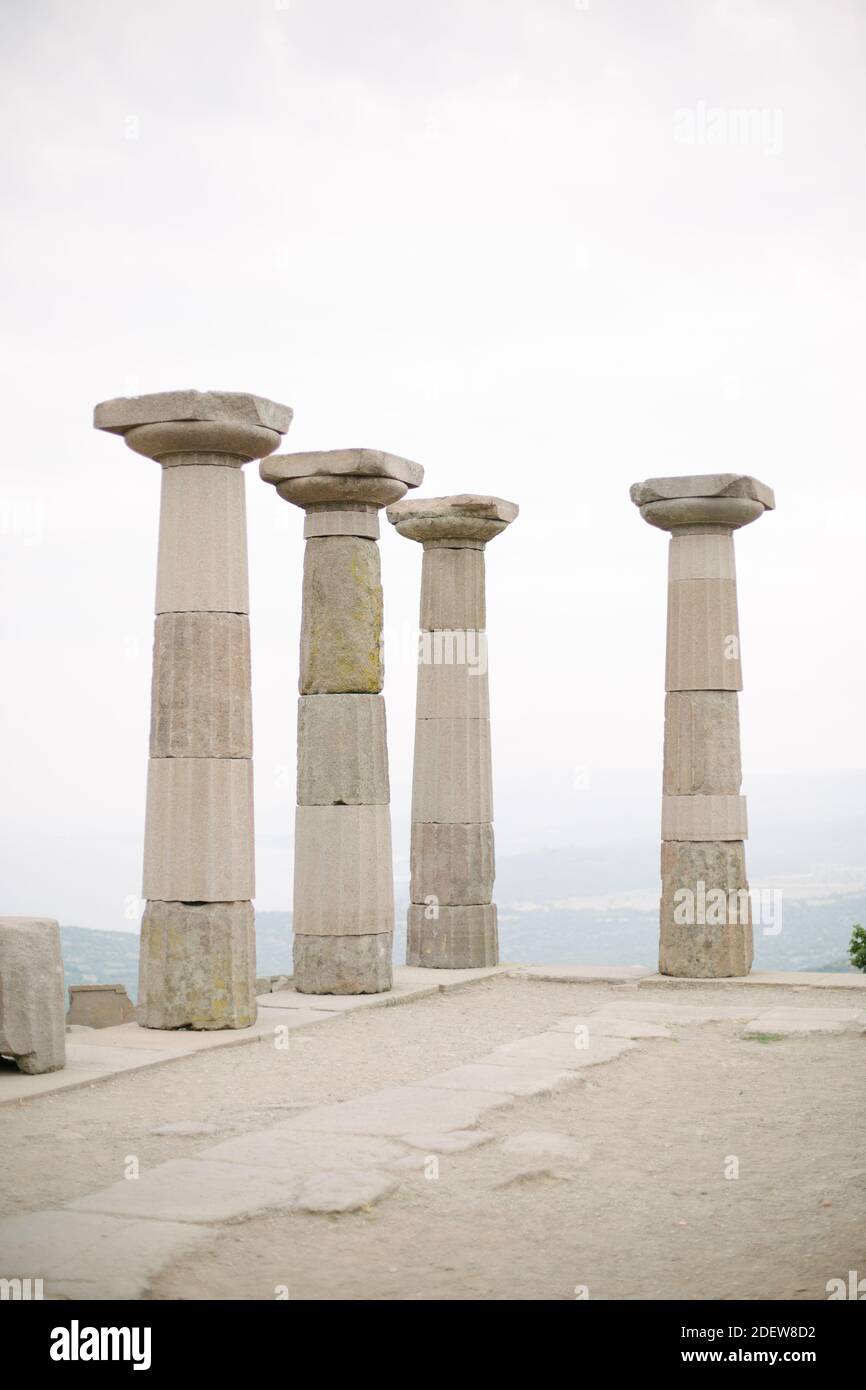 Tempio di Atena. Buoni in pietra. Le colonne del tempio. Foto Stock