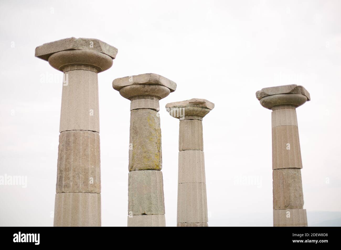 Tempio di Atena. Buoni in pietra. Le colonne del tempio. Foto Stock