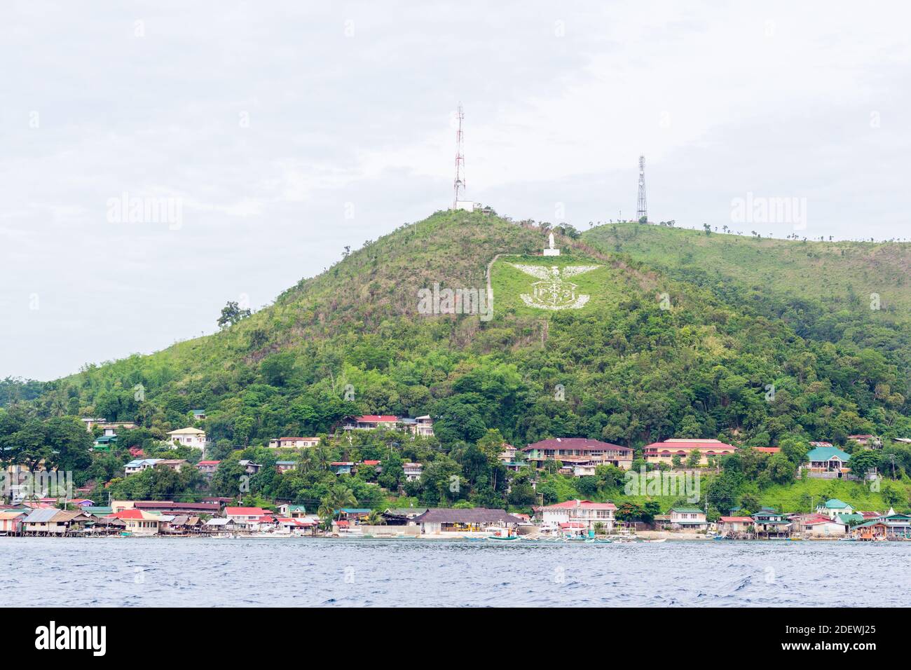 Vista della città di Culion, una ex colonia di lebbrosi, a Palawan, Filippine Foto Stock