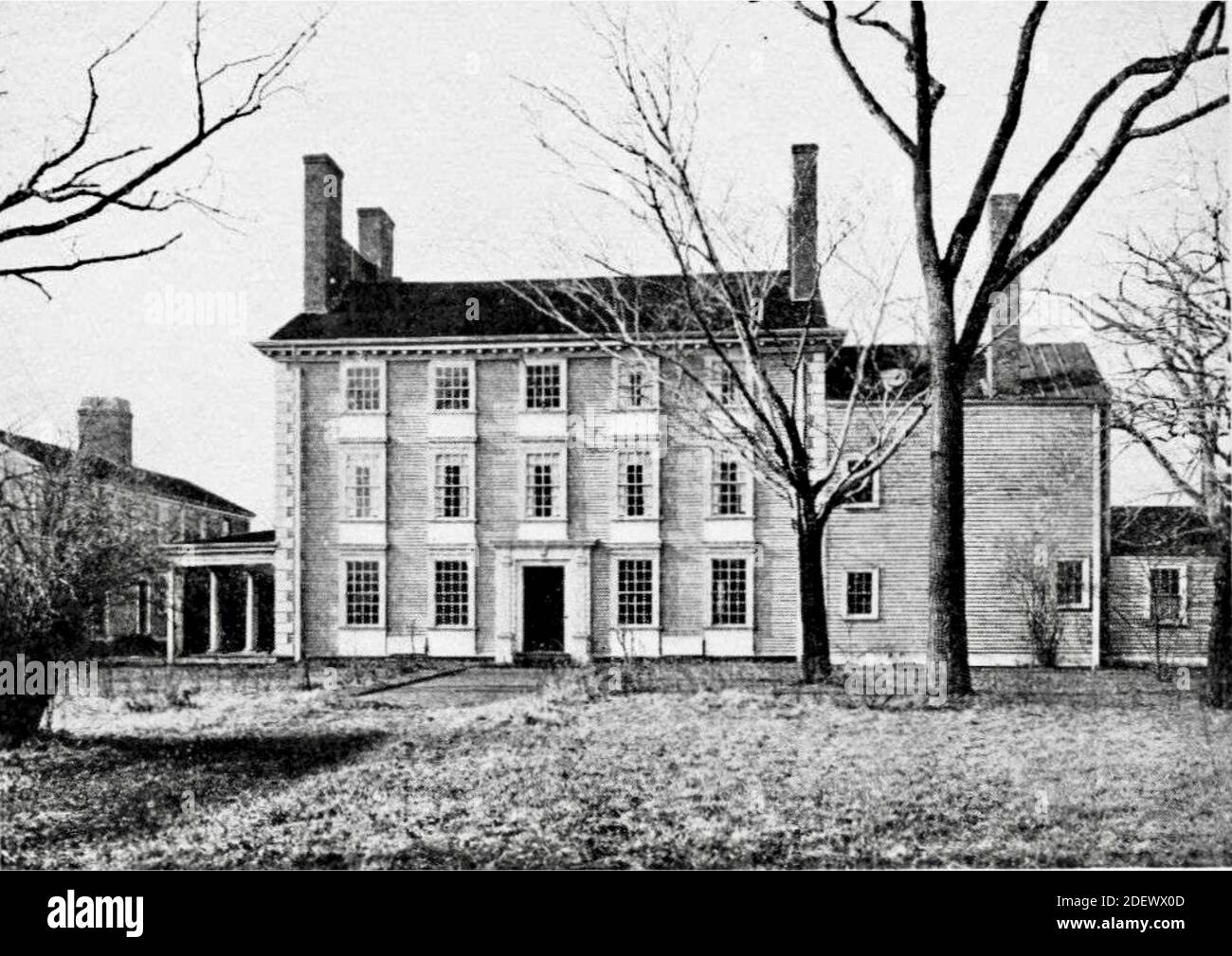 Una vecchia fotografia della storica casa a tre piani in stile georgiano del XVIII secolo, Isaac Royall House, Medford, Massachusetts, USA. Foto Stock