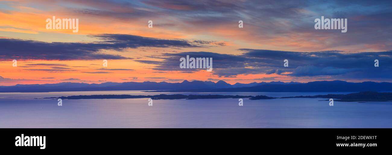 Geografia / viaggio, Gran Bretagna, vista dell'isola di Skye alla terra emersa, Scozia, diritti aggiuntivi-clearance-Info-non-disponibile Foto Stock